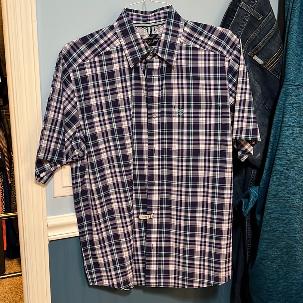 Ariat pro series men’s medium short sleeve button up